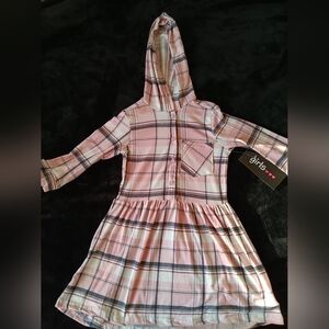 New Girls ❤️❤️❤️ plaid pink, black and cream hooded long sleeve dress. Size 2T.